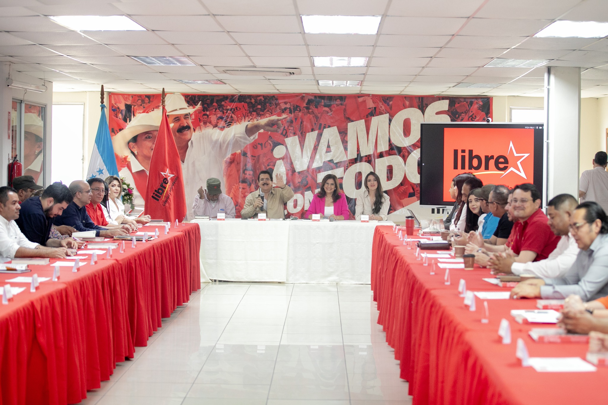 El Partido LIBRE ante la caída de Maduro: repercusiones en la política de Honduras