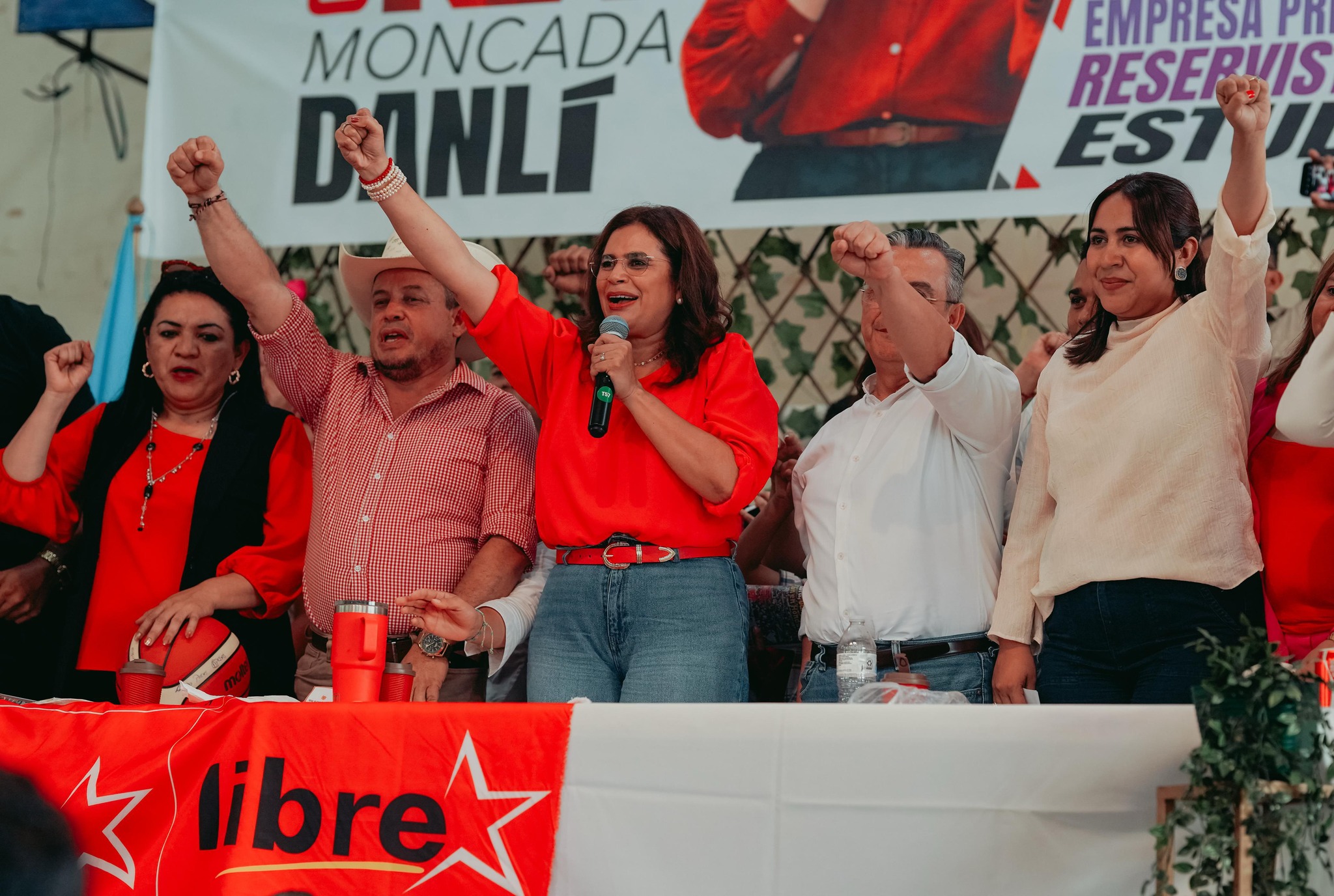 Proyecto de refundación de LIBRE: perspectivas críticas sobre su modelo político-social