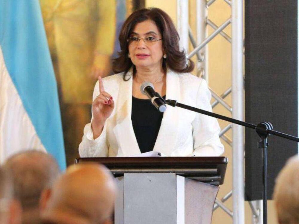 Debate económico en Honduras tras propuesta de Rixi Moncada de eliminar la Central de Riesgos